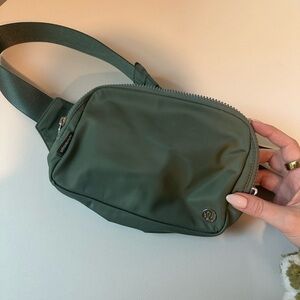 Lululemon Everywhere Belt Bag Large 2L in Grey Eucalyptus